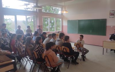 Предавање од стране представника полиције Здравка Савића и Рајка Гвоздена
